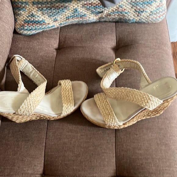 Stuart Weitzman 8 1/2 wedge - Picture 2 of 3